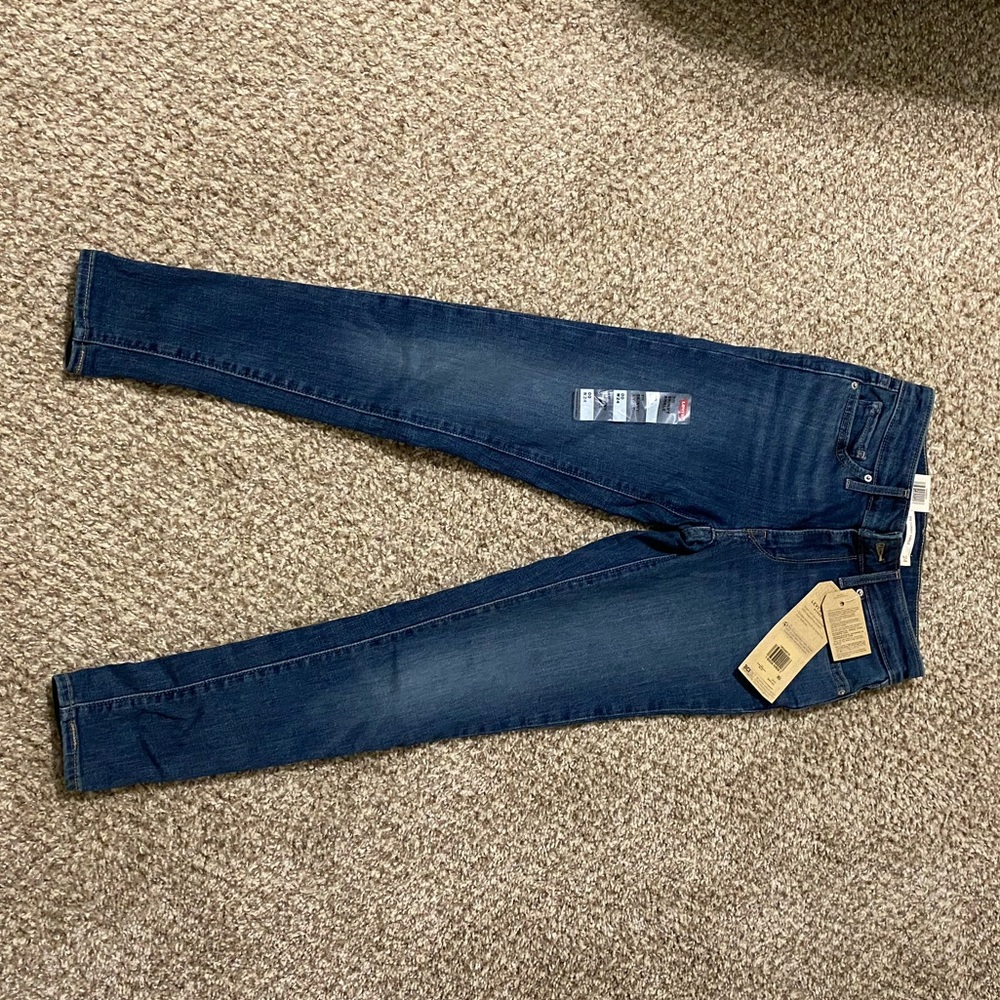 Levi skinny jeans